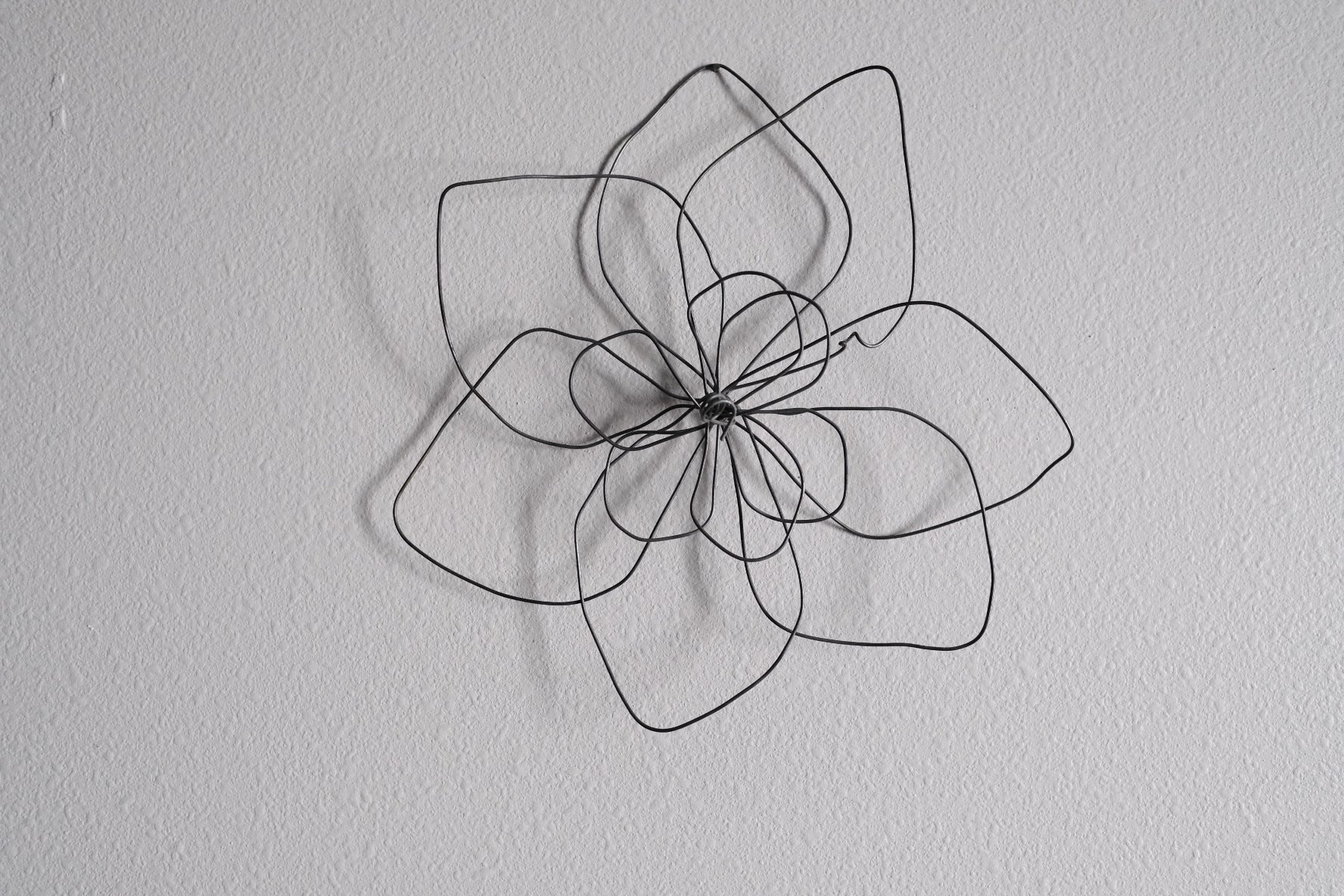 Small Single Wire Wall Flower – Perennial Heirlooms