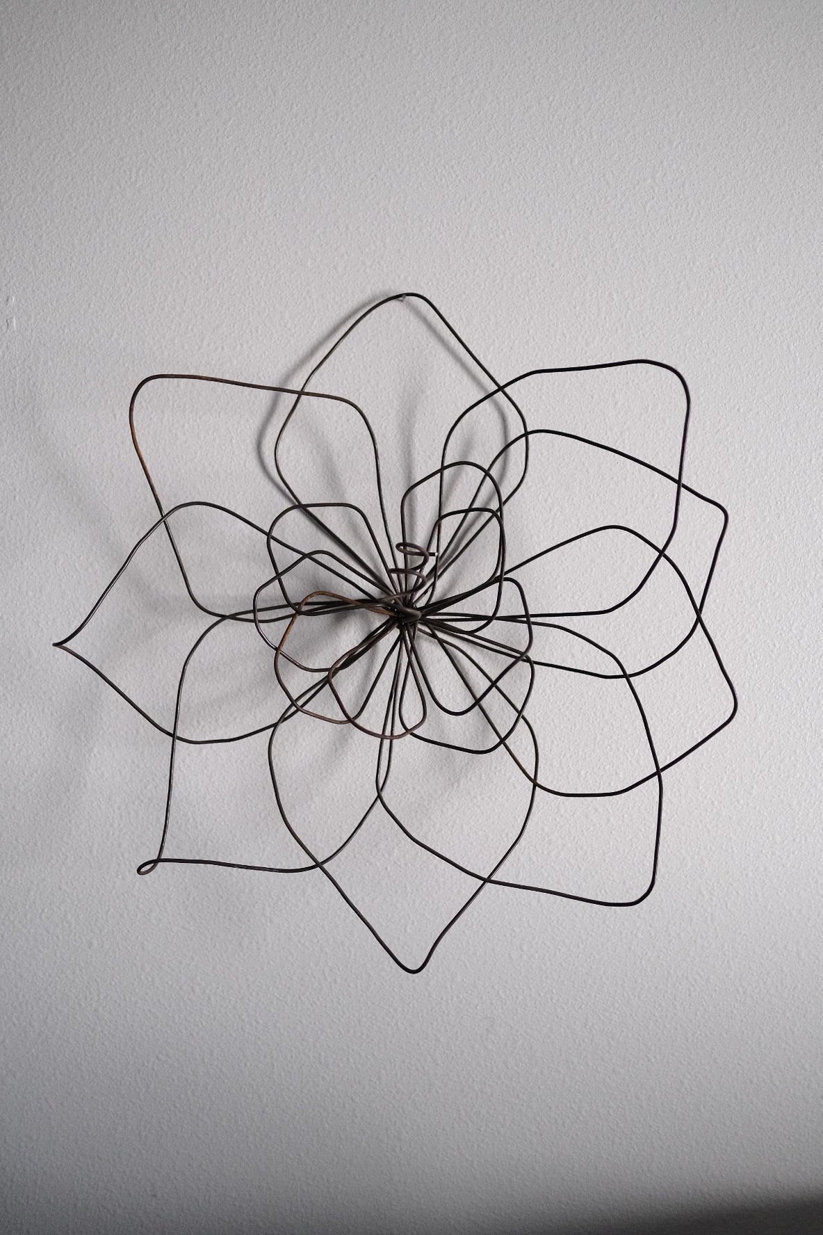 Medium Wire Wall Flower