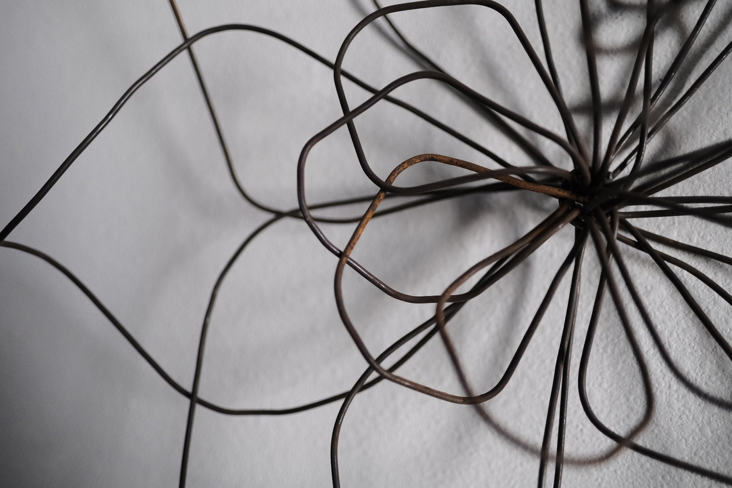 Medium Wire Wall Flower