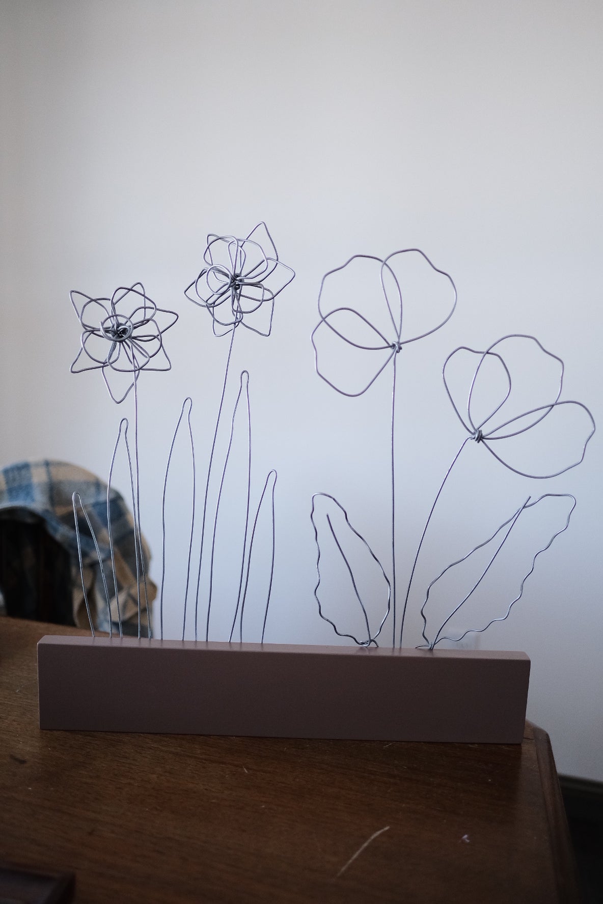 Mauve Trim with Daffodils + Poppies