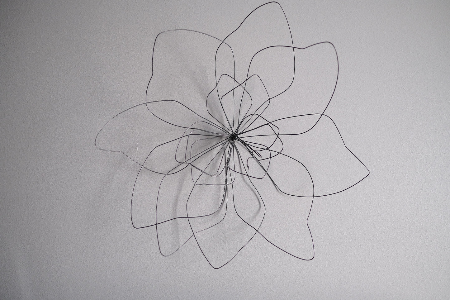 Large Single Wire Flower