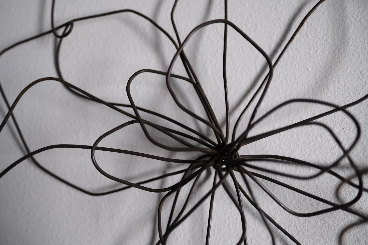 Medium Wire Wall Flower