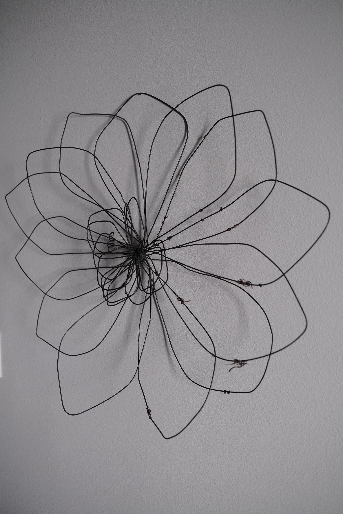 Large Single Wire Flower