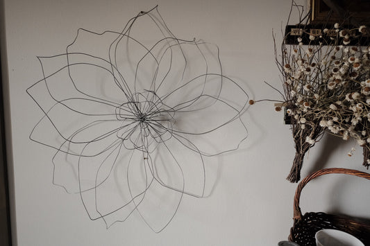 Large Single Wire Flower