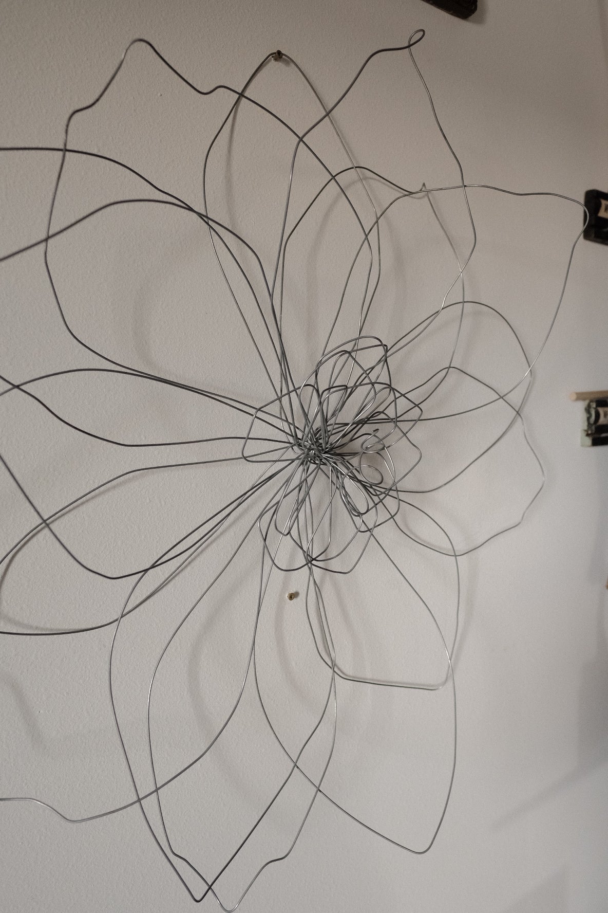Large Single Wire Flower