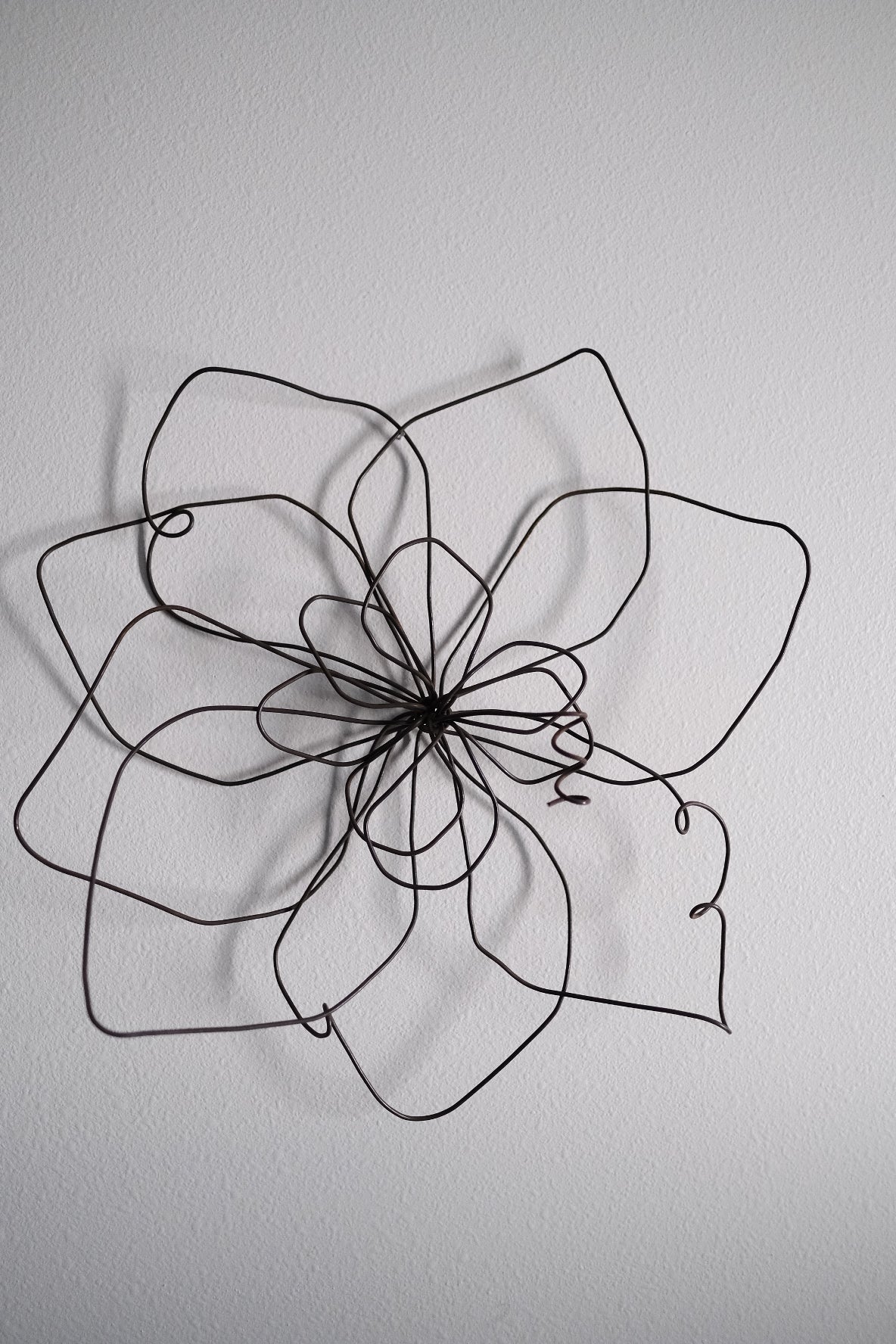 Medium Wire Wall Flower