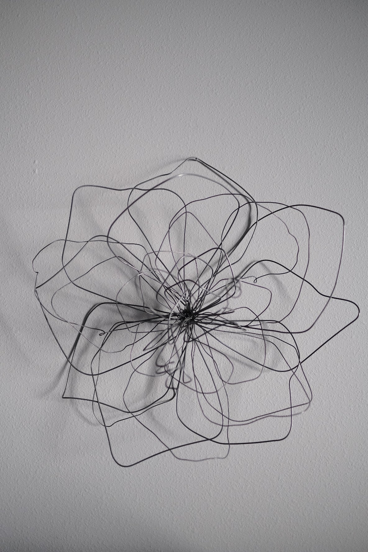 Medium Double Wire Wall Flower