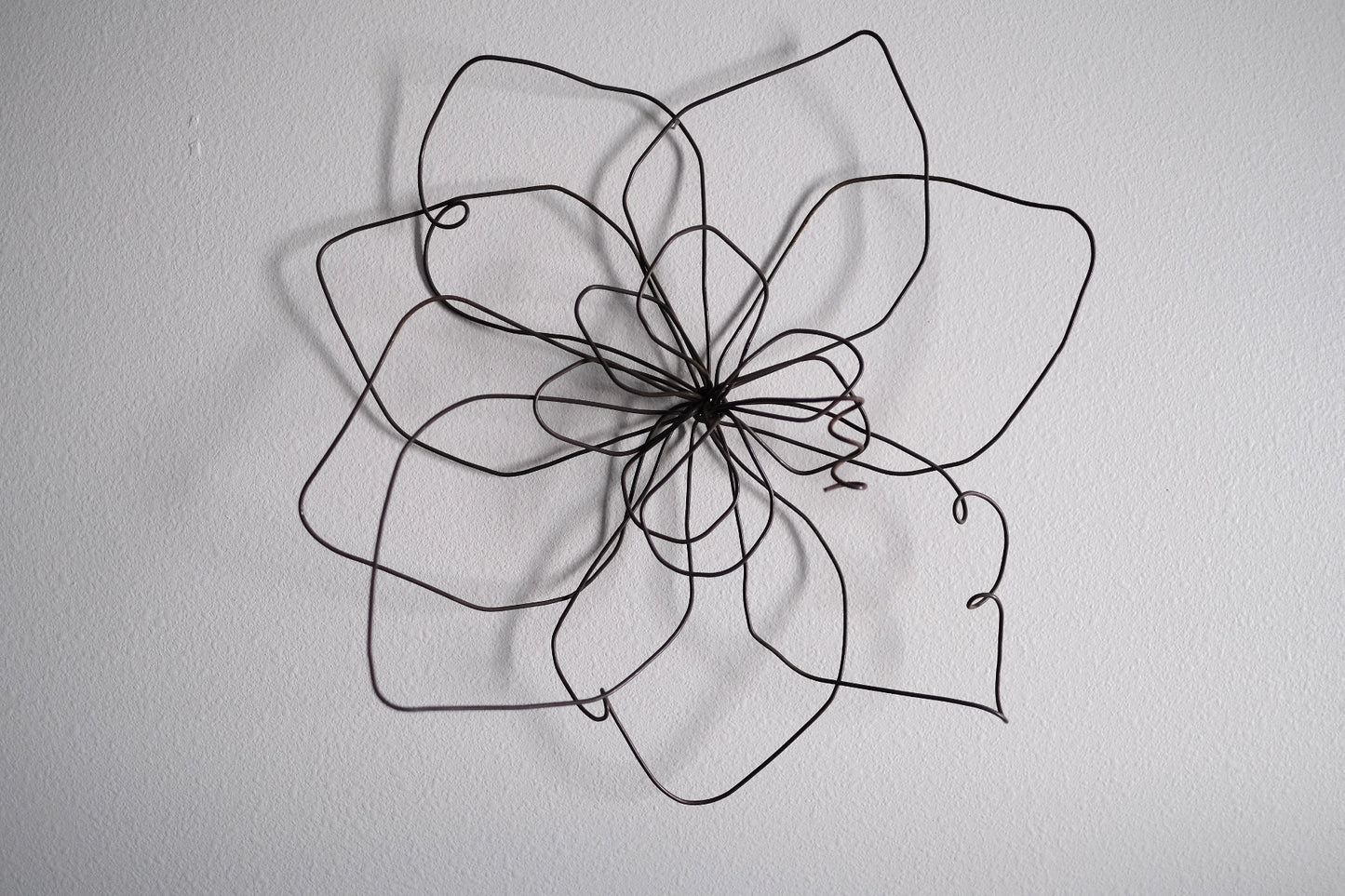 Medium Wire Wall Flower