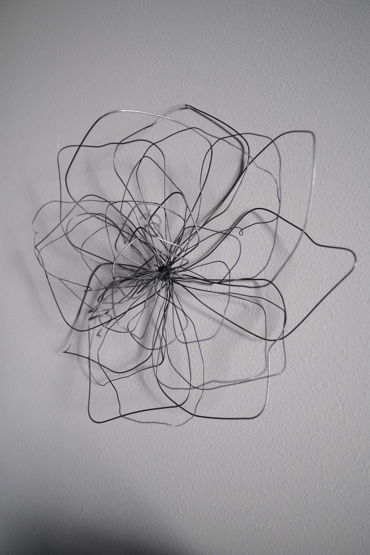 Medium Double Wire Wall Flower